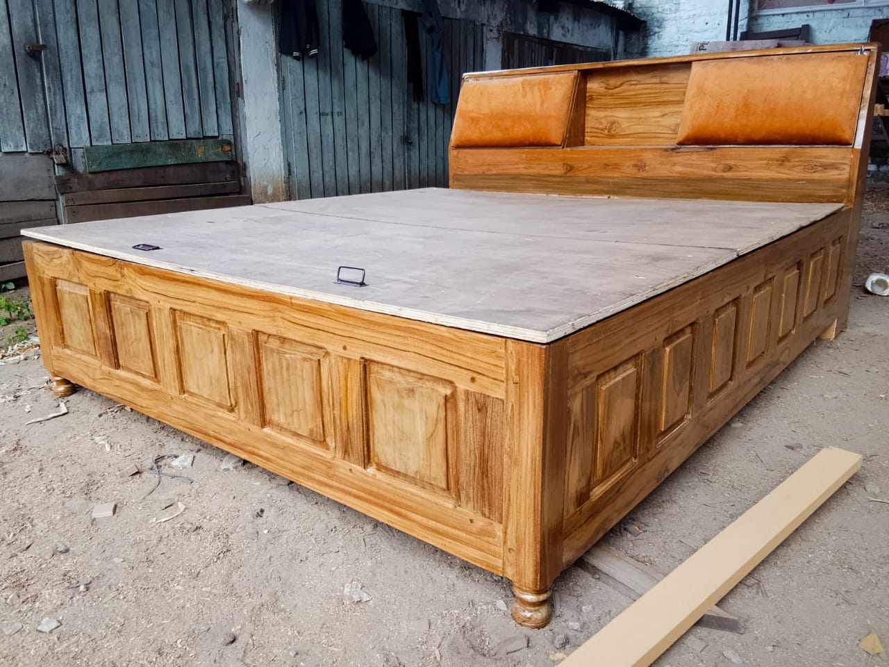 Premium Furniture 2
