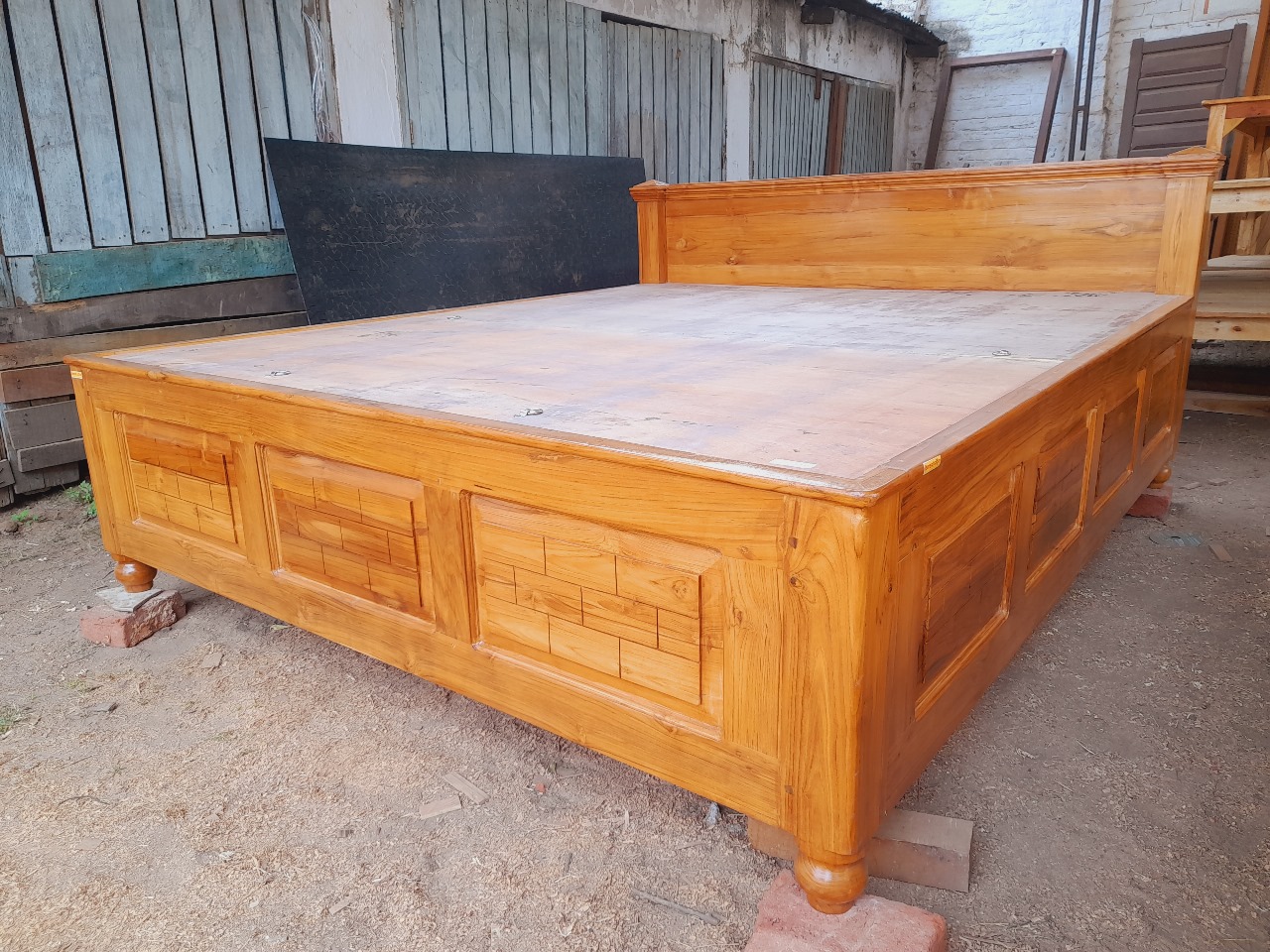 Premium Furniture 2